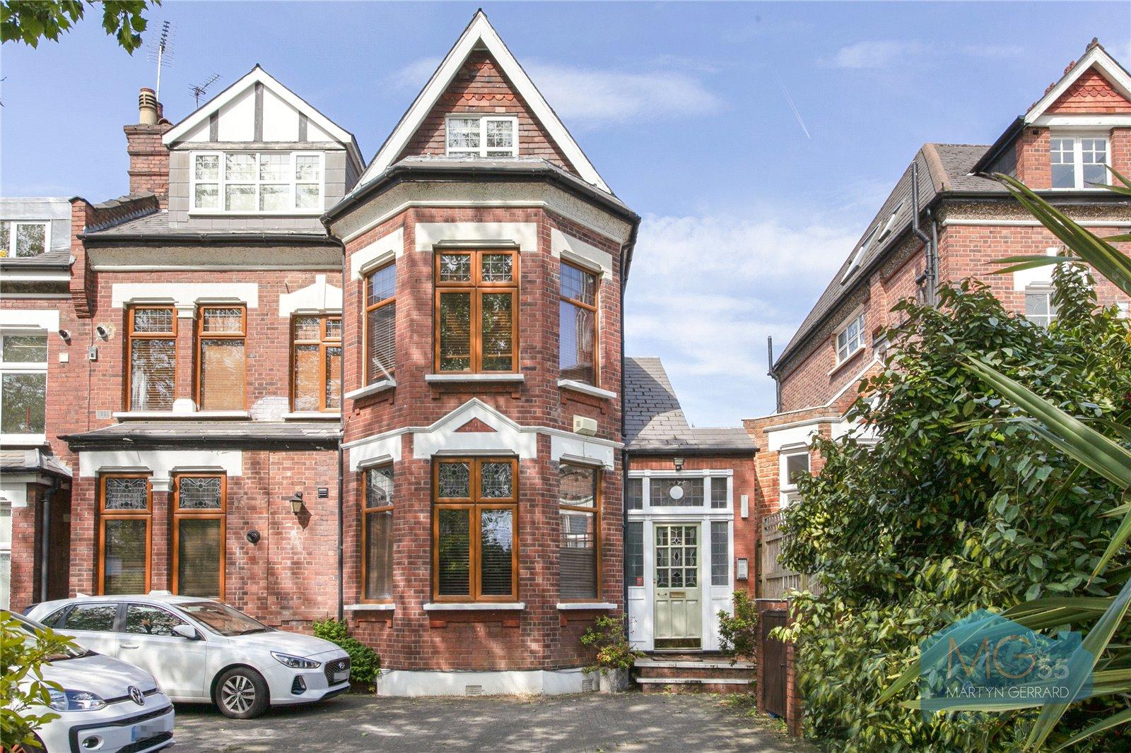 2 bedroom Apartment to rent - Martyn Gerrard