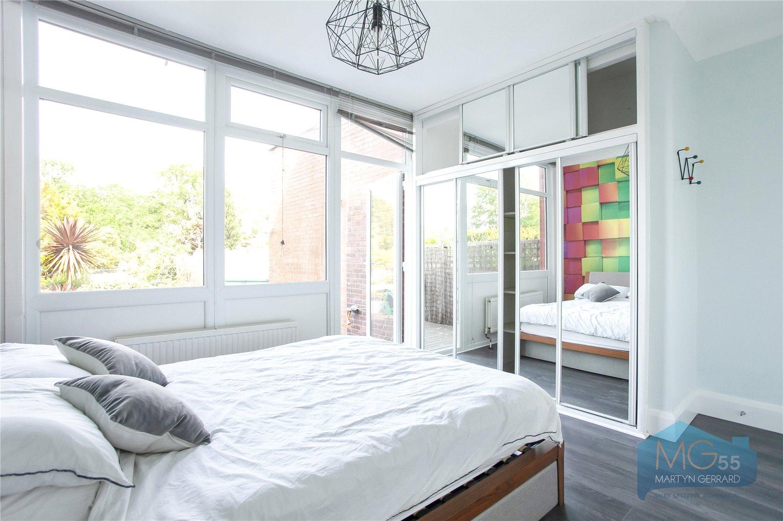 2 bedroom Apartment to rent - Martyn Gerrard