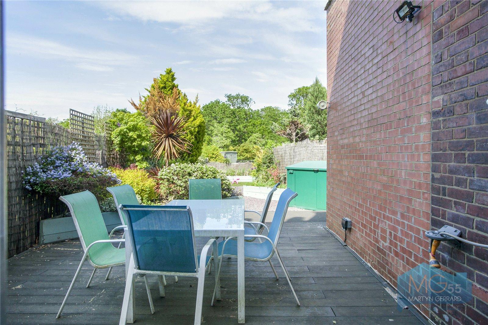 2 bedroom Apartment to rent - Martyn Gerrard