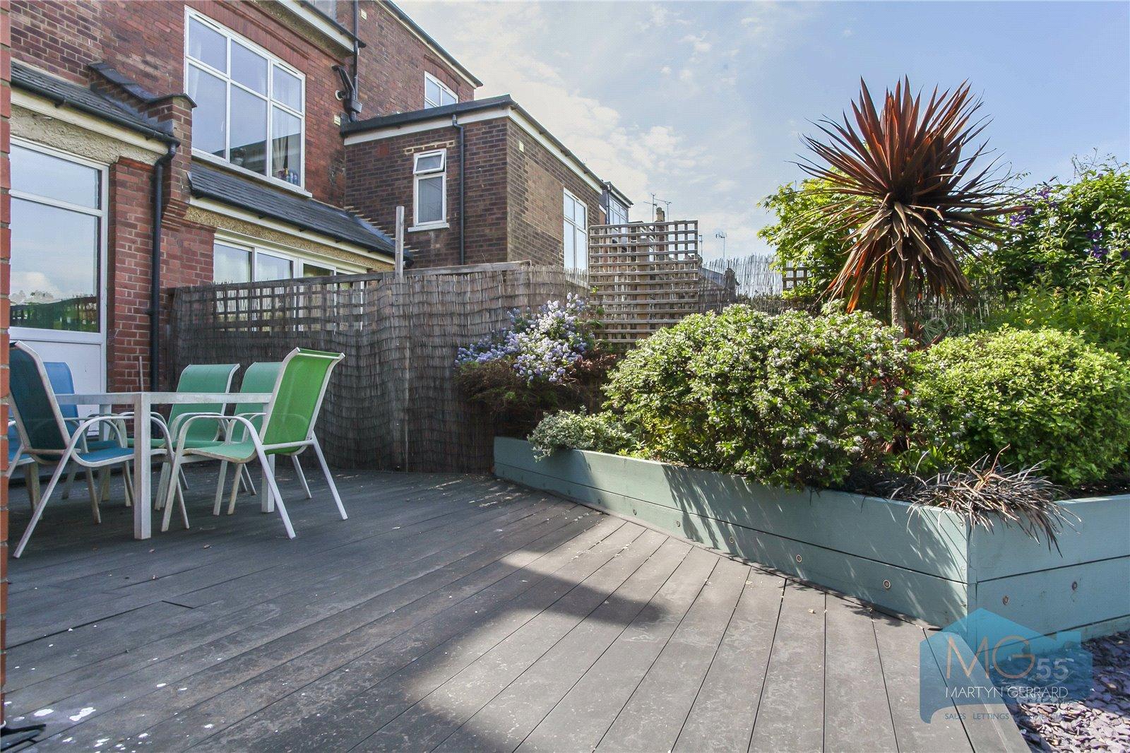 2 bedroom Apartment to rent - Martyn Gerrard