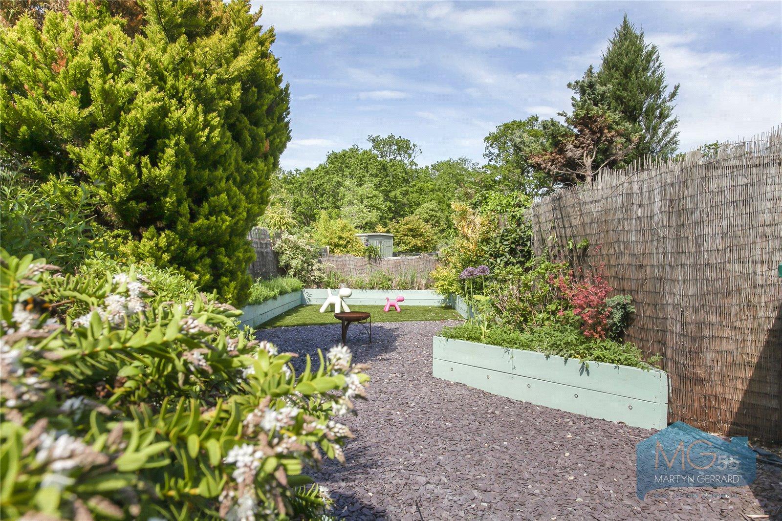 2 bedroom Apartment to rent - Martyn Gerrard