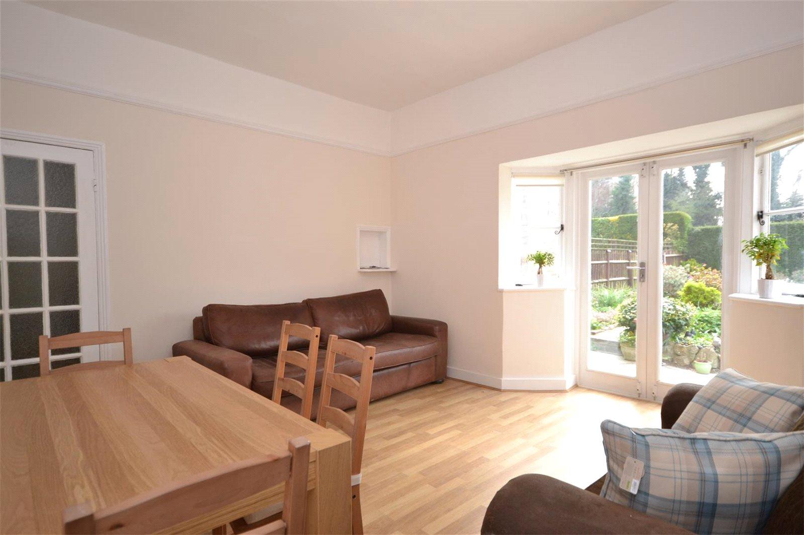 3 bedroom End of Terrace House to rent - Martyn Gerrard