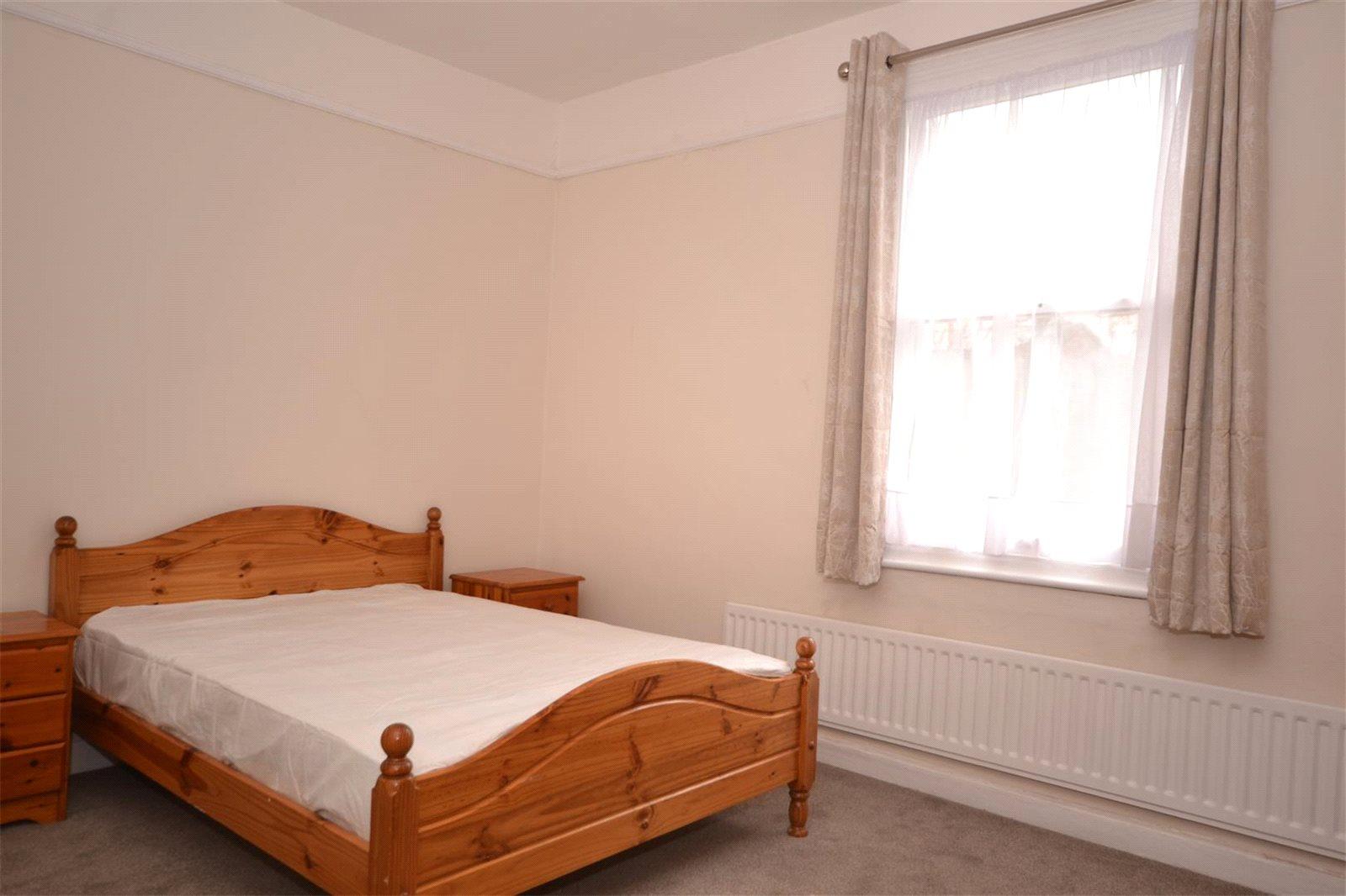 3 bedroom End of Terrace House to rent - Martyn Gerrard