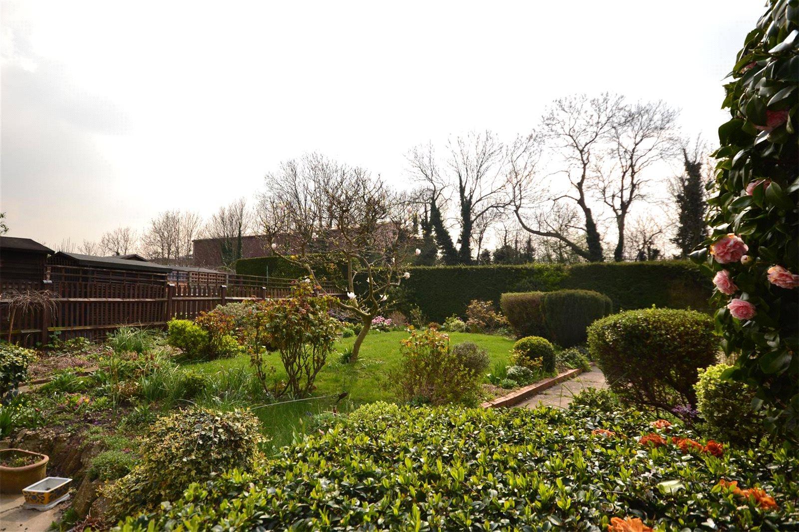 3 bedroom End of Terrace House to rent - Martyn Gerrard