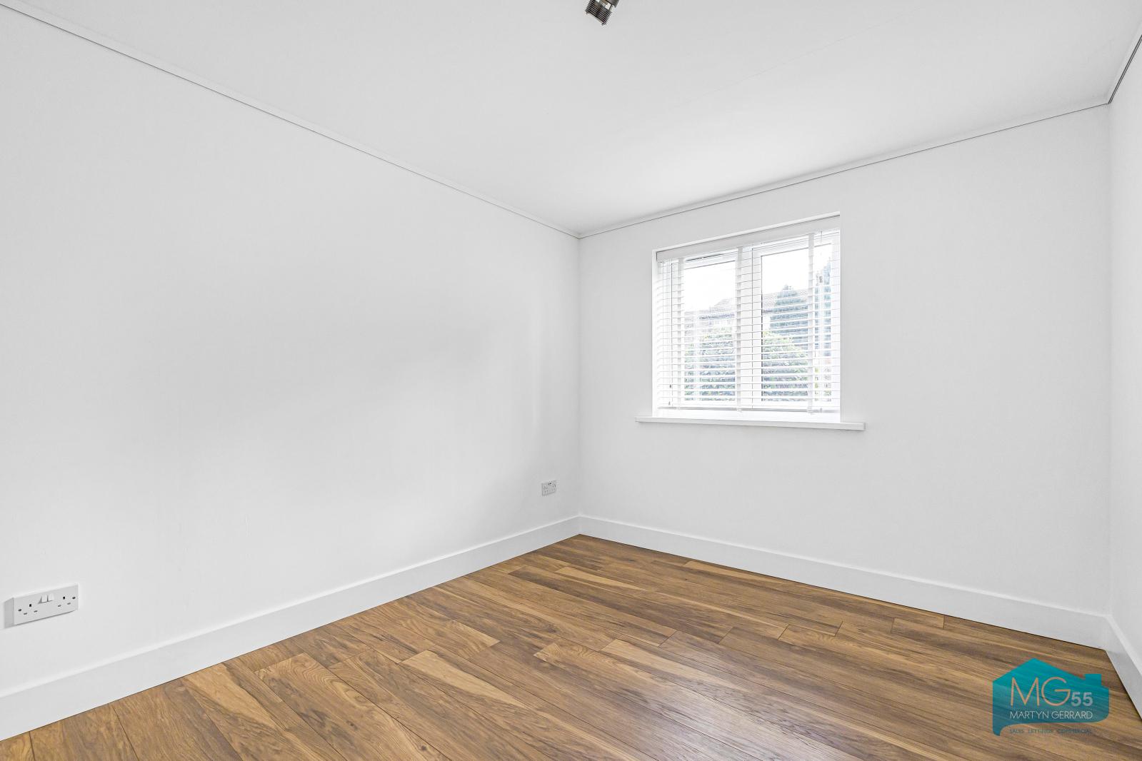 2 bedroom Ground Floor Flat to rent - Martyn Gerrard