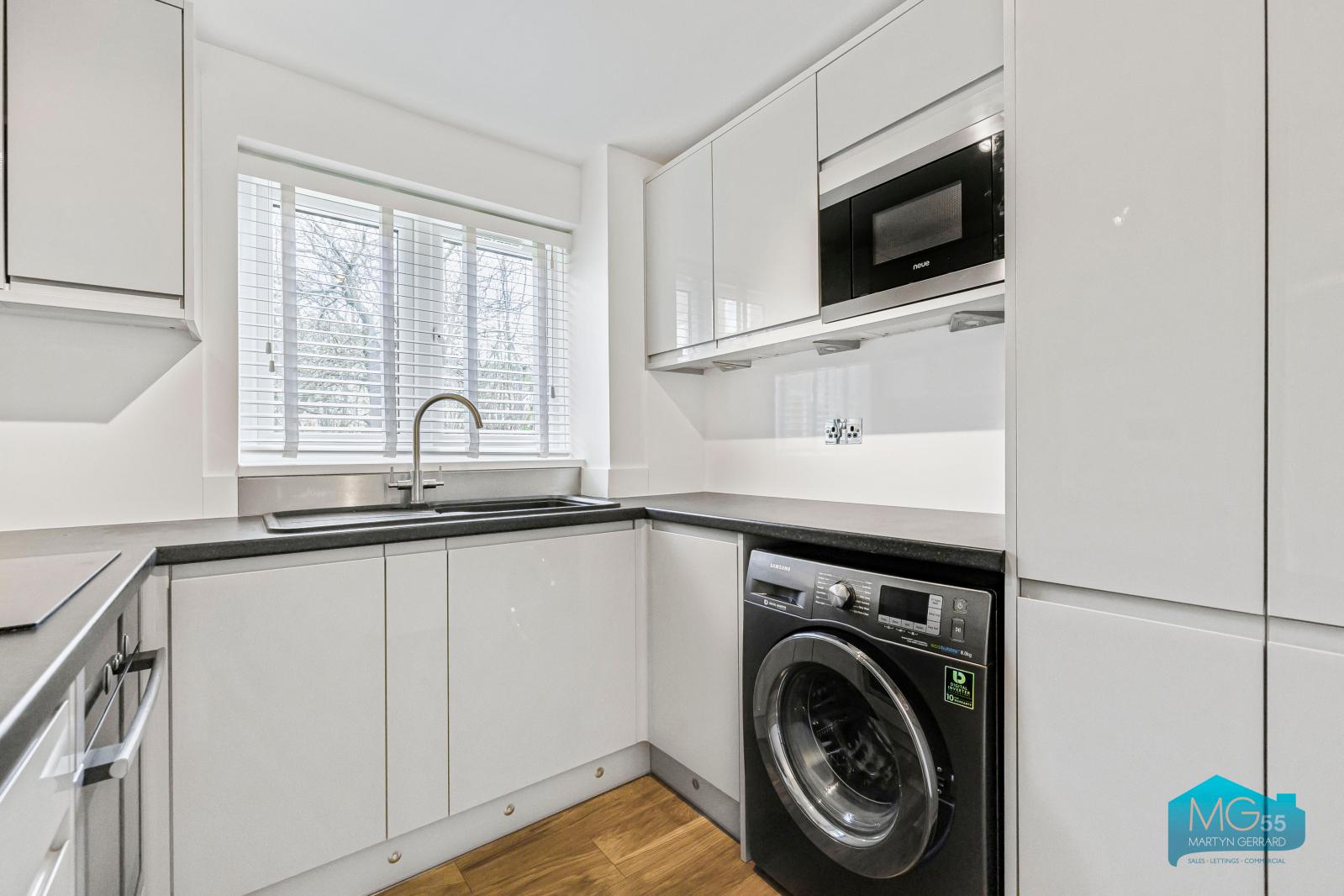 2 bedroom Ground Floor Flat to rent - Martyn Gerrard