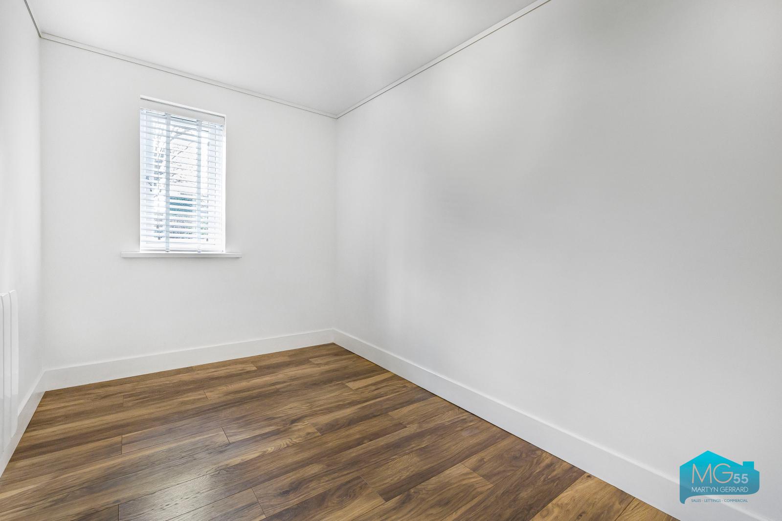 2 bedroom Ground Floor Flat to rent - Martyn Gerrard