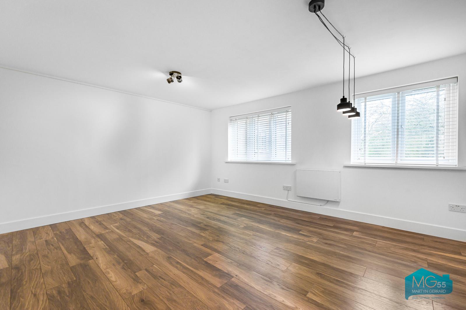 2 bedroom Ground Floor Flat to rent - Martyn Gerrard