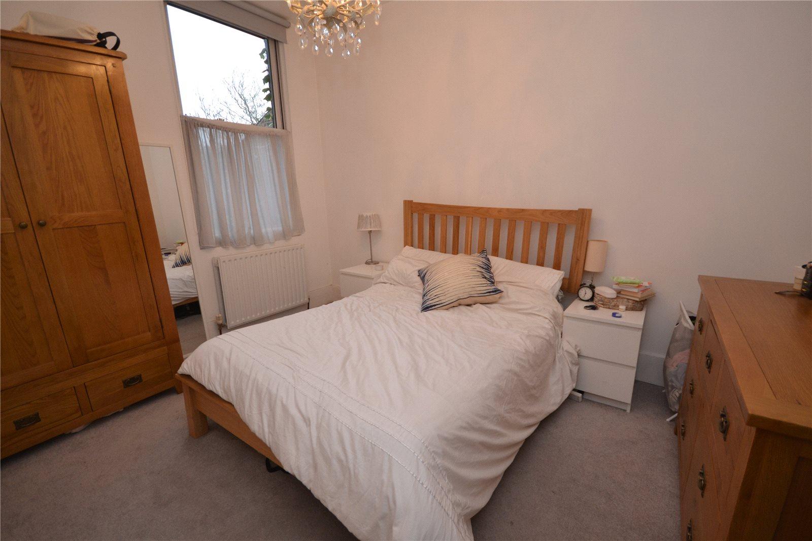1 bedroom Apartment to rent + ' - Martyn Gerrard