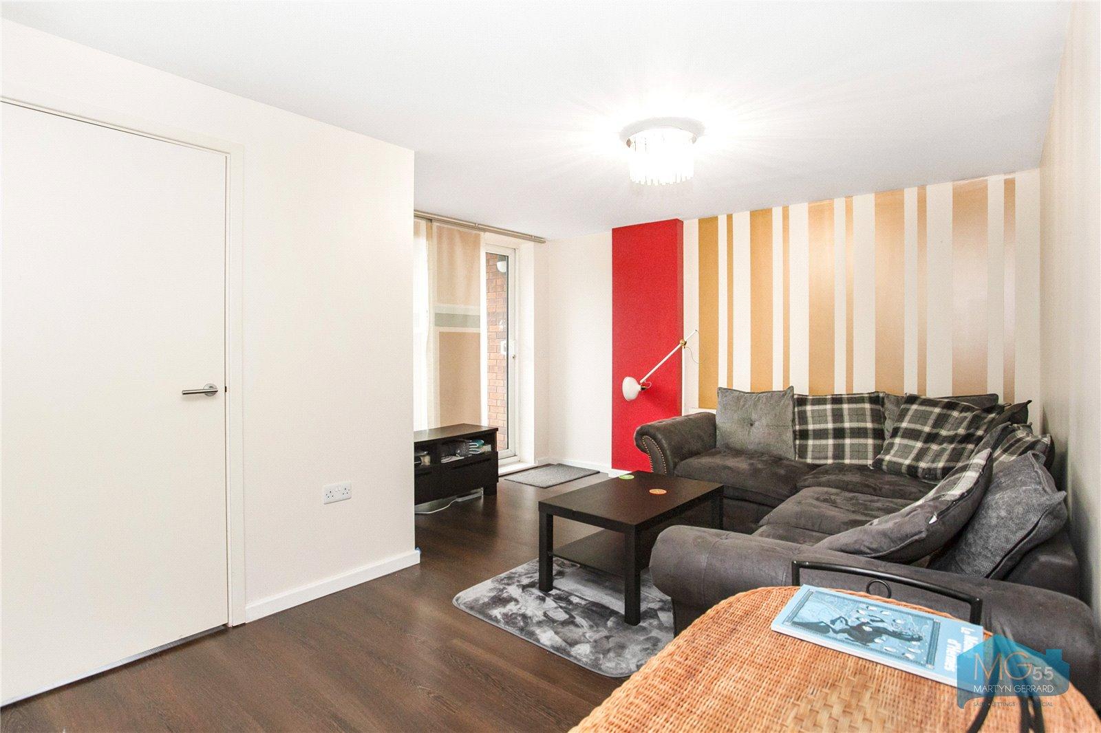 2 bedroom Ground Floor Flat to rent - Martyn Gerrard