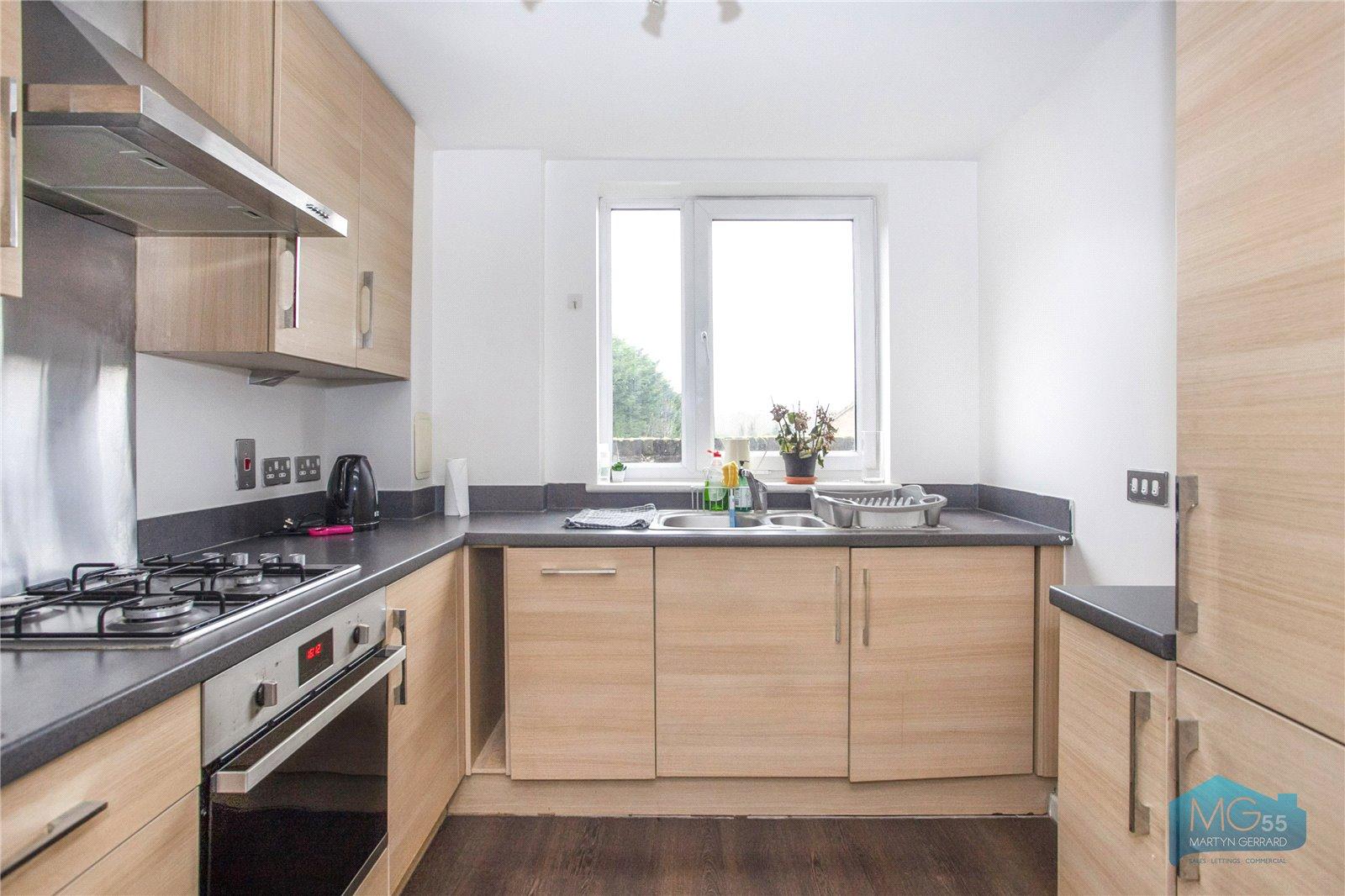 2 bedroom Ground Floor Flat to rent - Martyn Gerrard