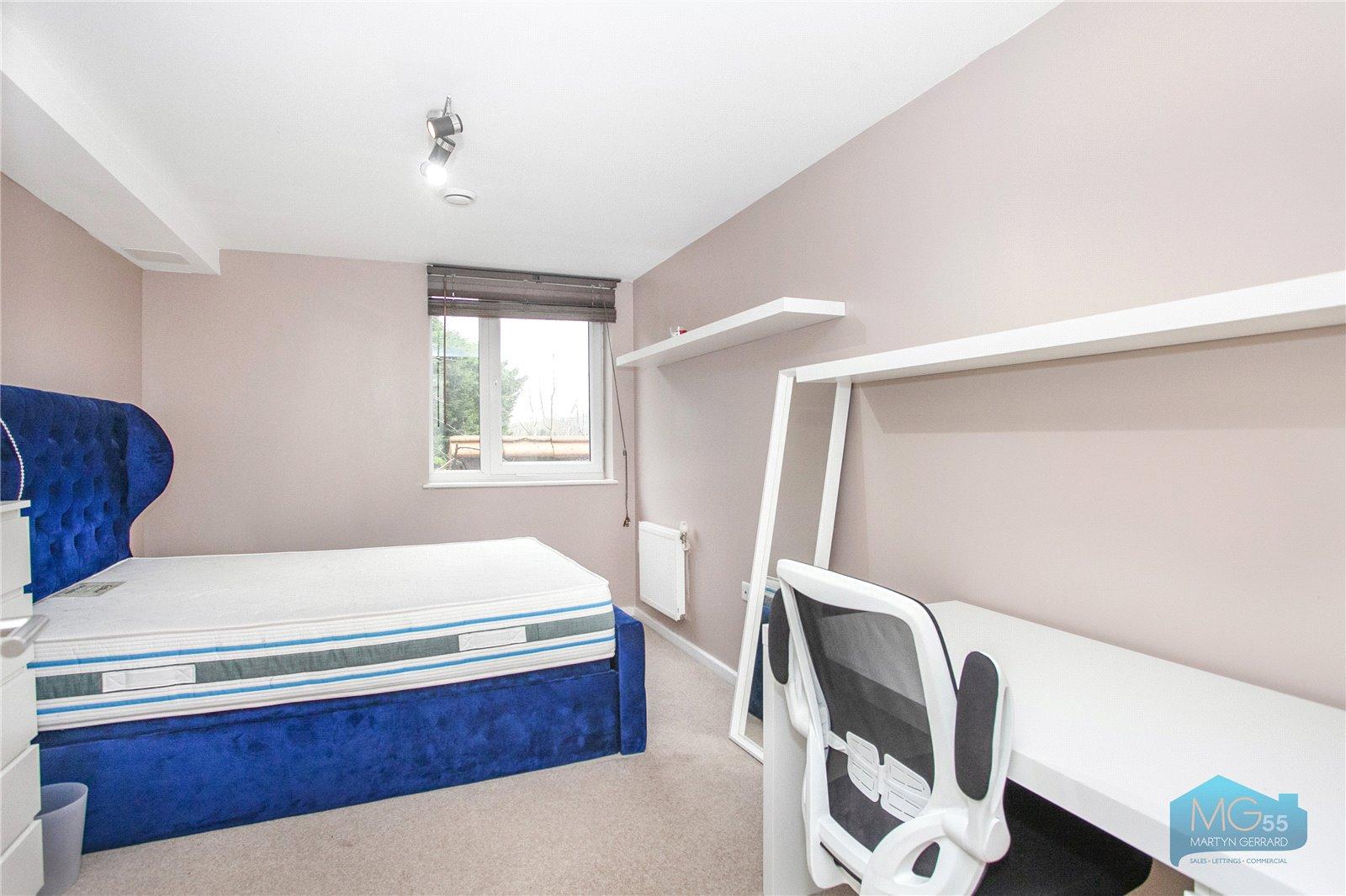 2 bedroom Ground Floor Flat to rent - Martyn Gerrard