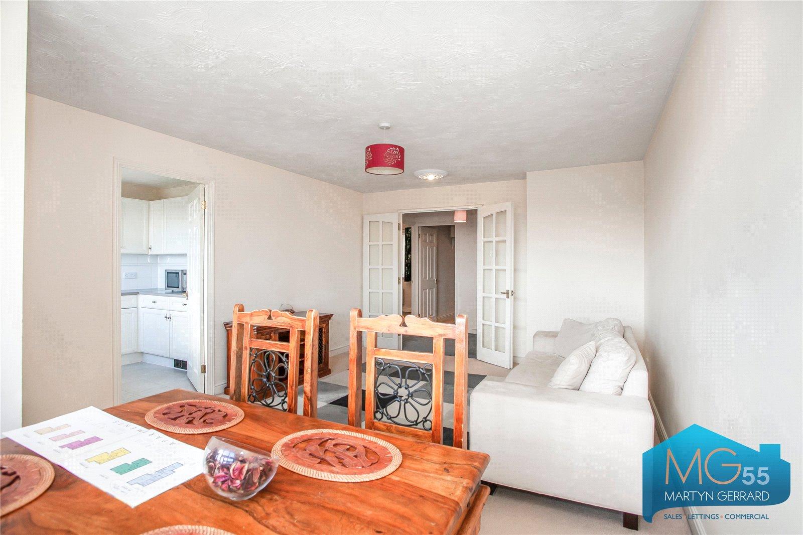 2 bedroom Apartment to rent - Martyn Gerrard