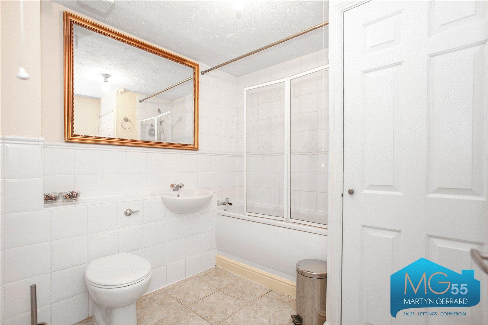 2 bedroom Apartment to rent - Martyn Gerrard