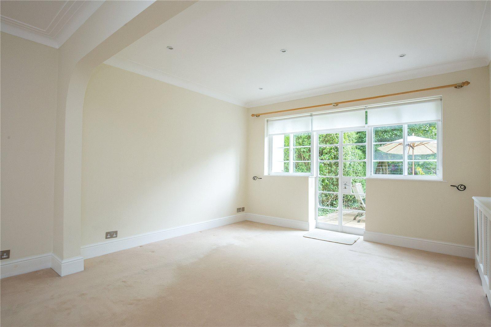 4 bedroom Semi-Detached House to rent + ' - Martyn Gerrard