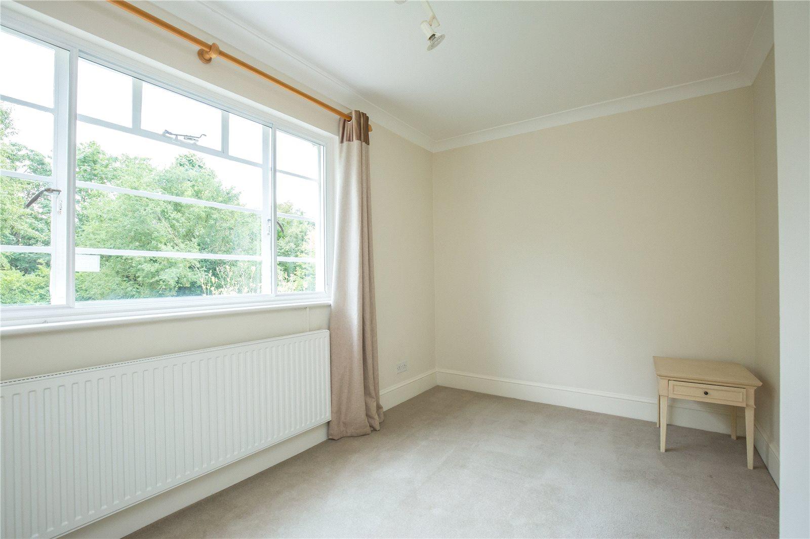 4 bedroom Semi-Detached House to rent - Martyn Gerrard