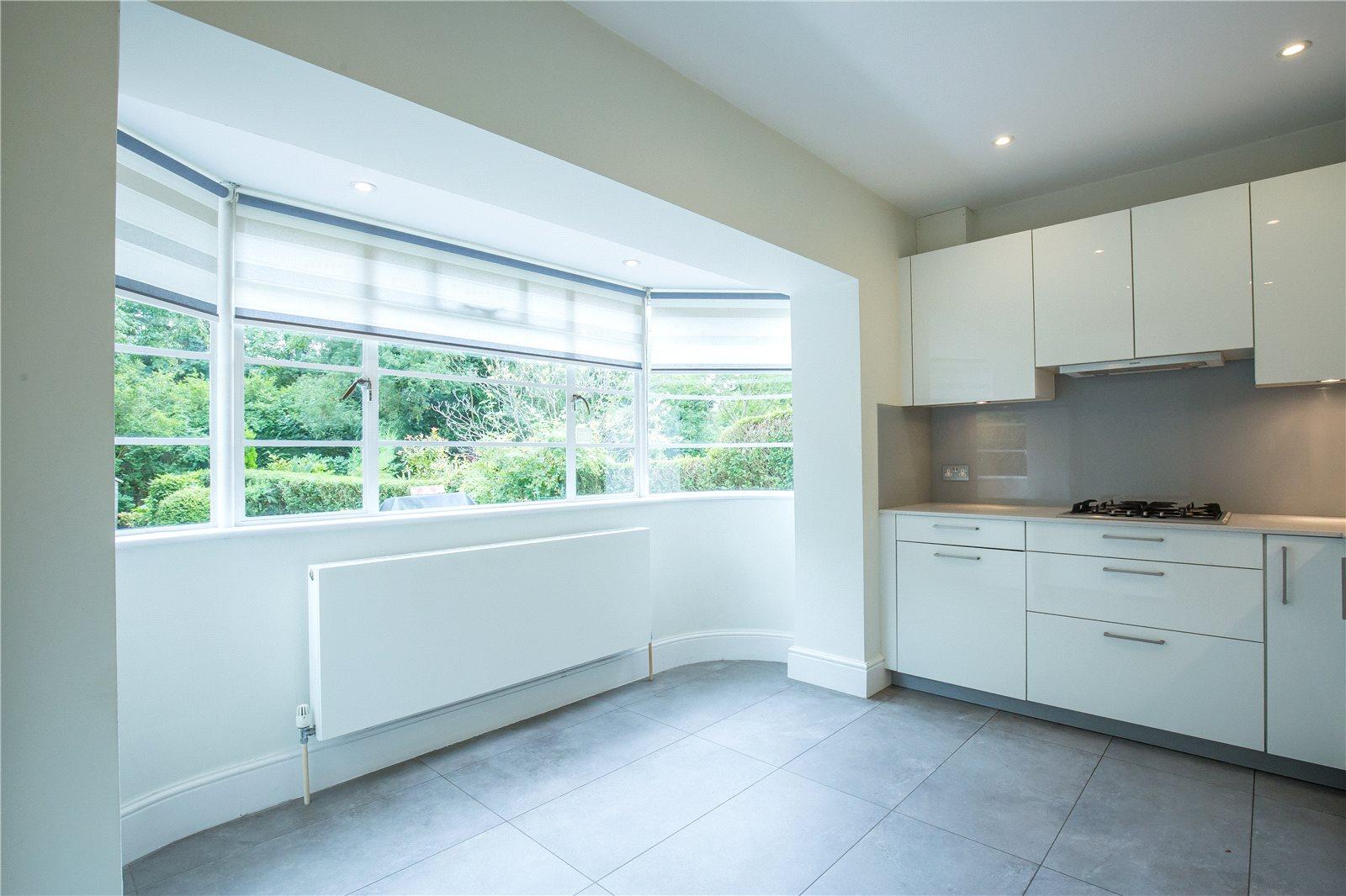4 bedroom Semi-Detached House to rent - Martyn Gerrard