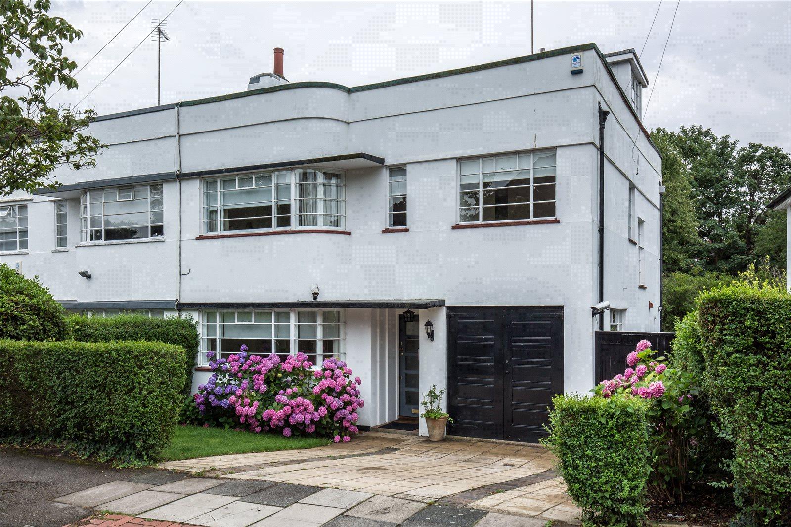 4 bedroom Semi-Detached House to rent - Martyn Gerrard