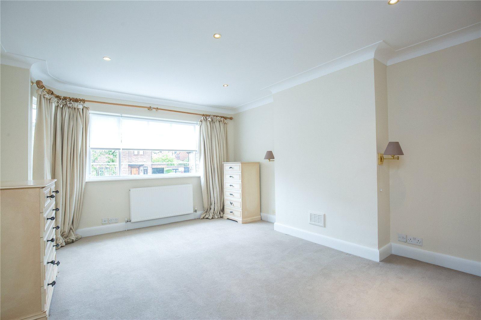 4 bedroom Semi-Detached House to rent - Martyn Gerrard