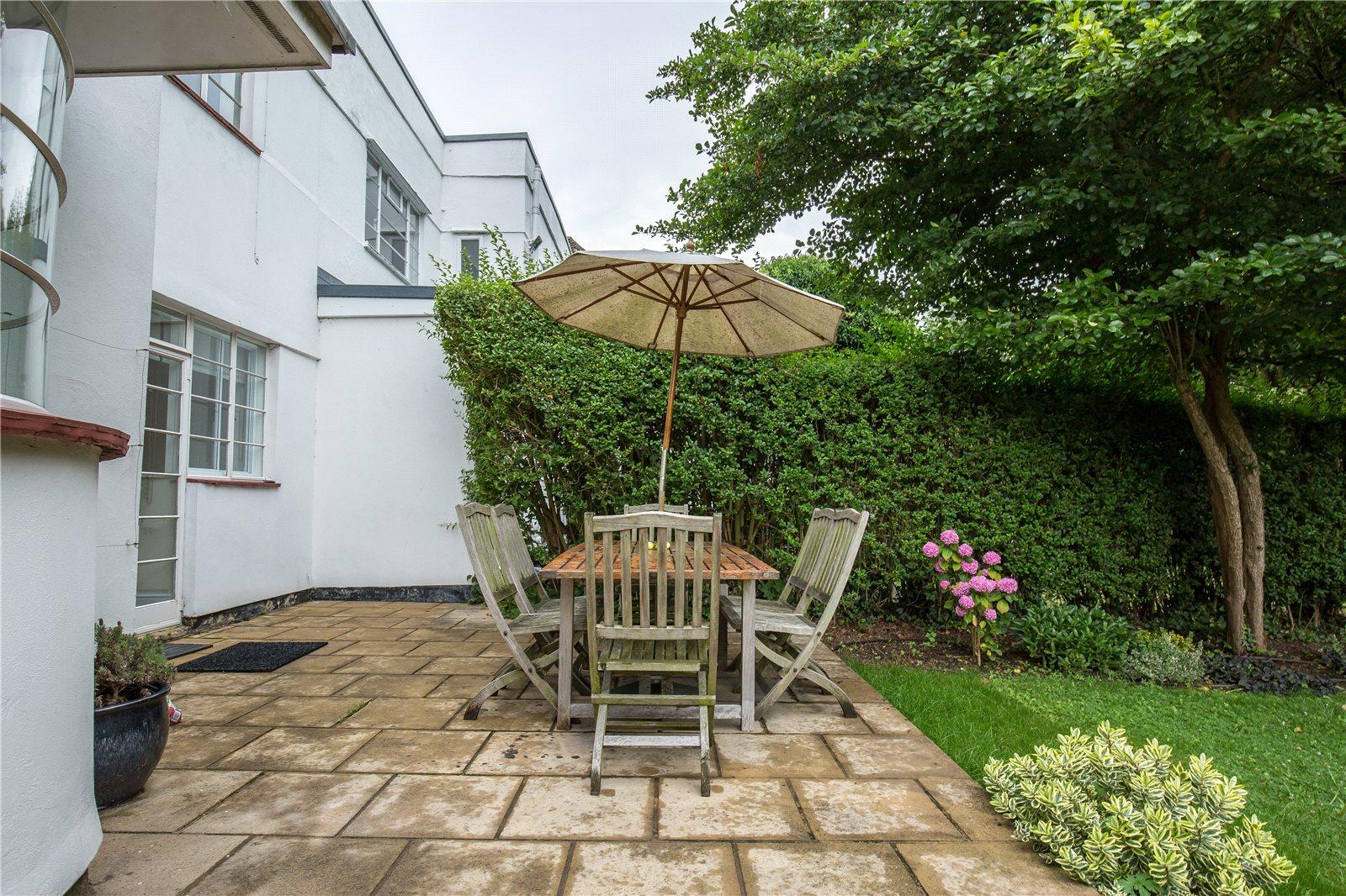 4 bedroom Semi-Detached House to rent - Martyn Gerrard