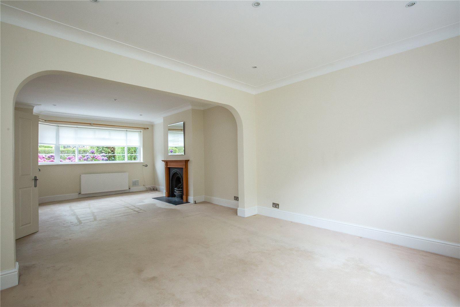4 bedroom Semi-Detached House to rent - Martyn Gerrard
