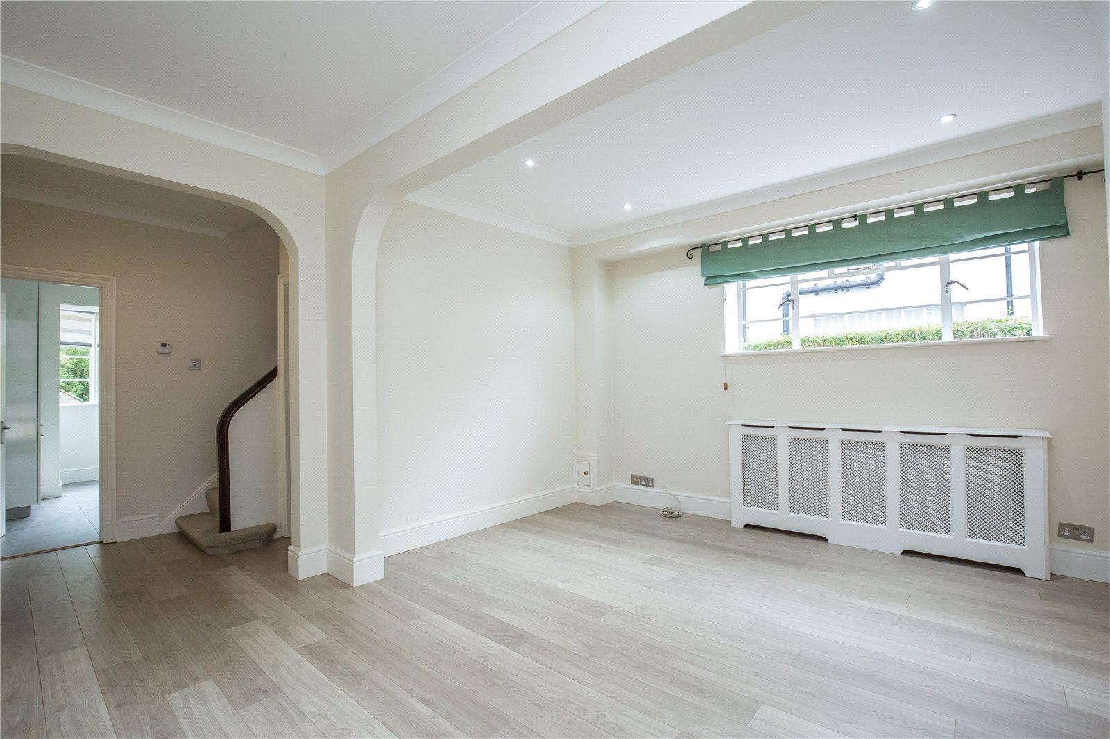 4 bedroom Semi-Detached House to rent - Martyn Gerrard