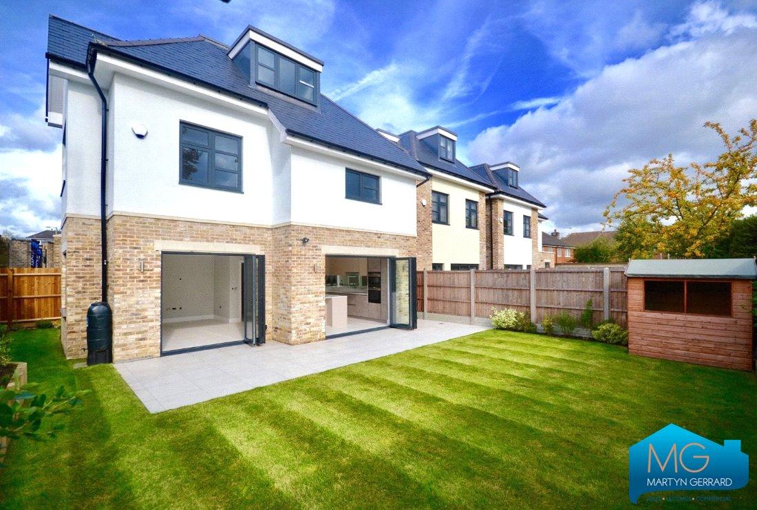5 bedroom Detached House to rent - Martyn Gerrard