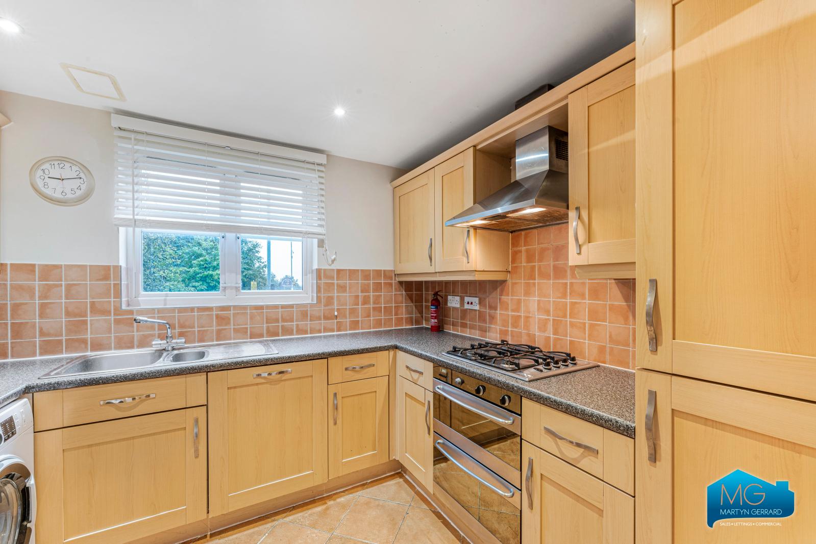 2 bedroom Apartment to rent - Martyn Gerrard