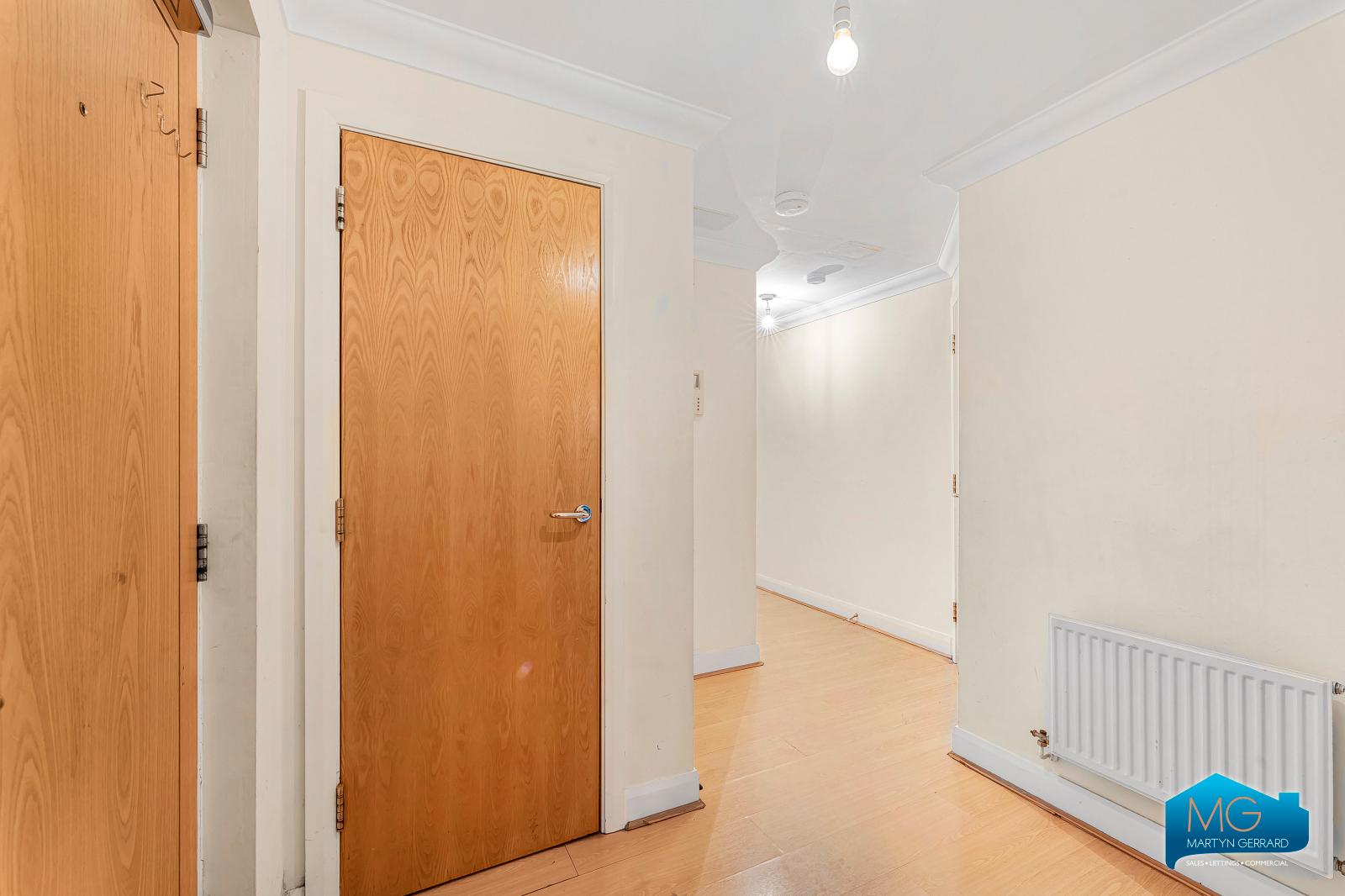 2 bedroom Apartment to rent - Martyn Gerrard