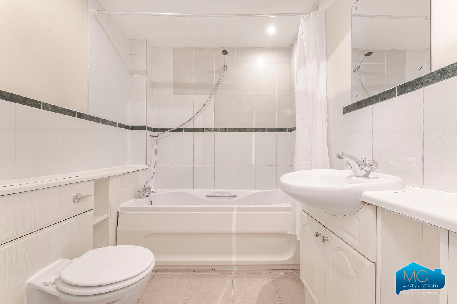 2 bedroom Apartment to rent - Martyn Gerrard