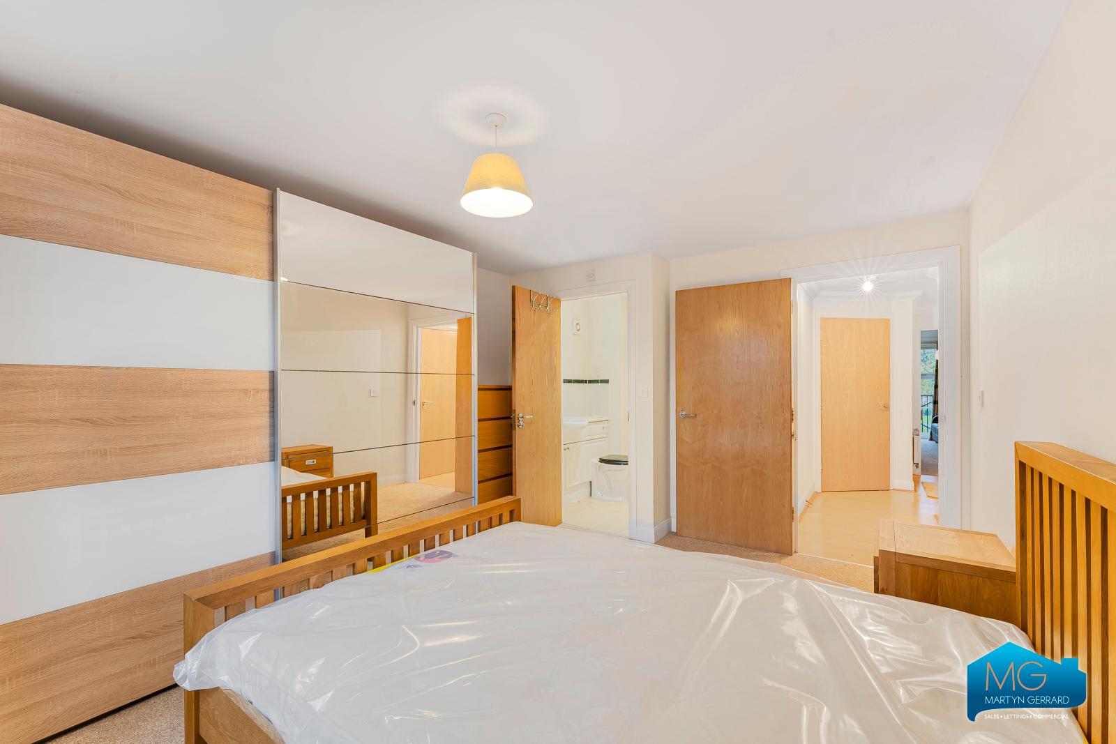 2 bedroom Apartment to rent - Martyn Gerrard