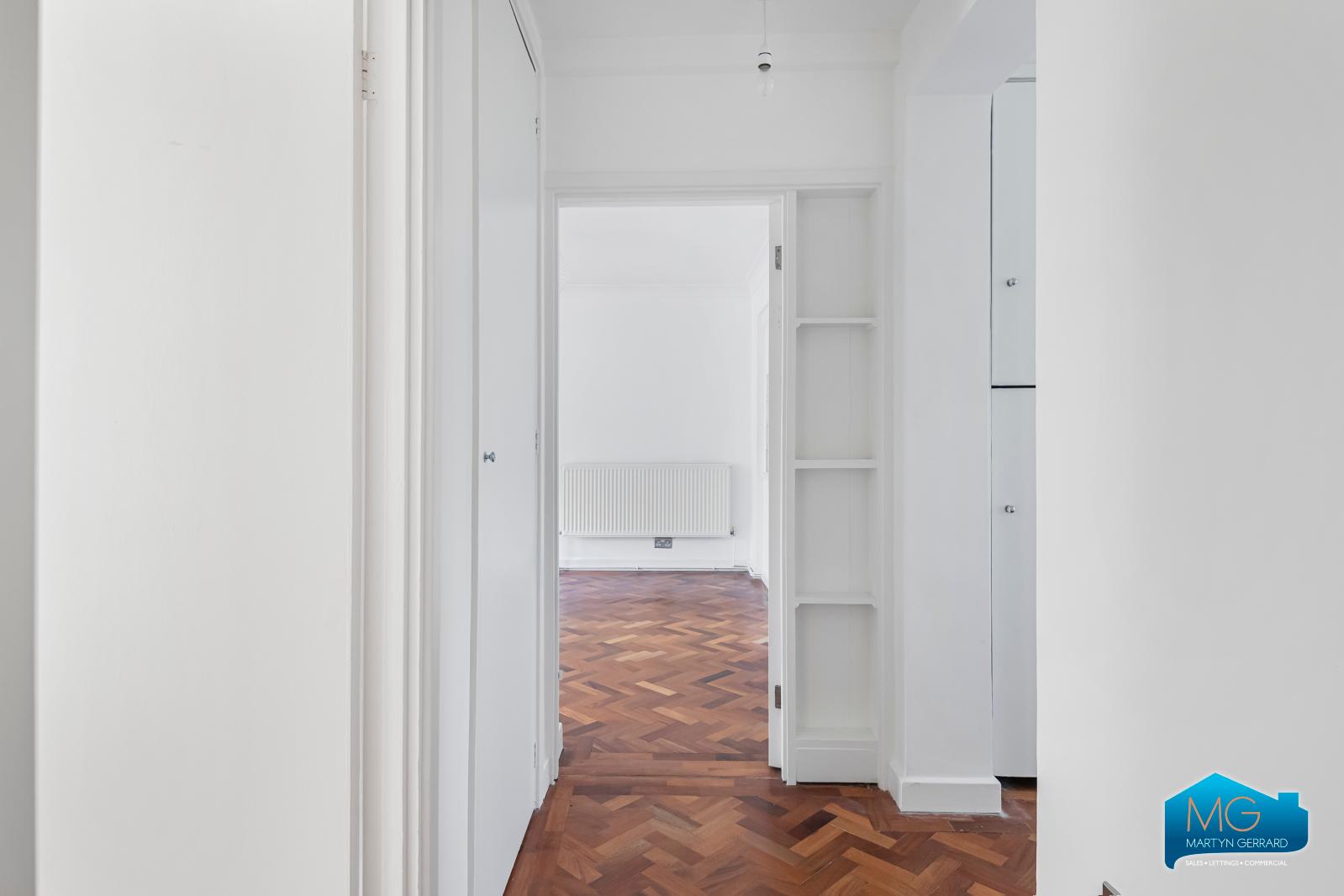 2 bedroom Ground Floor Flat to rent - Martyn Gerrard