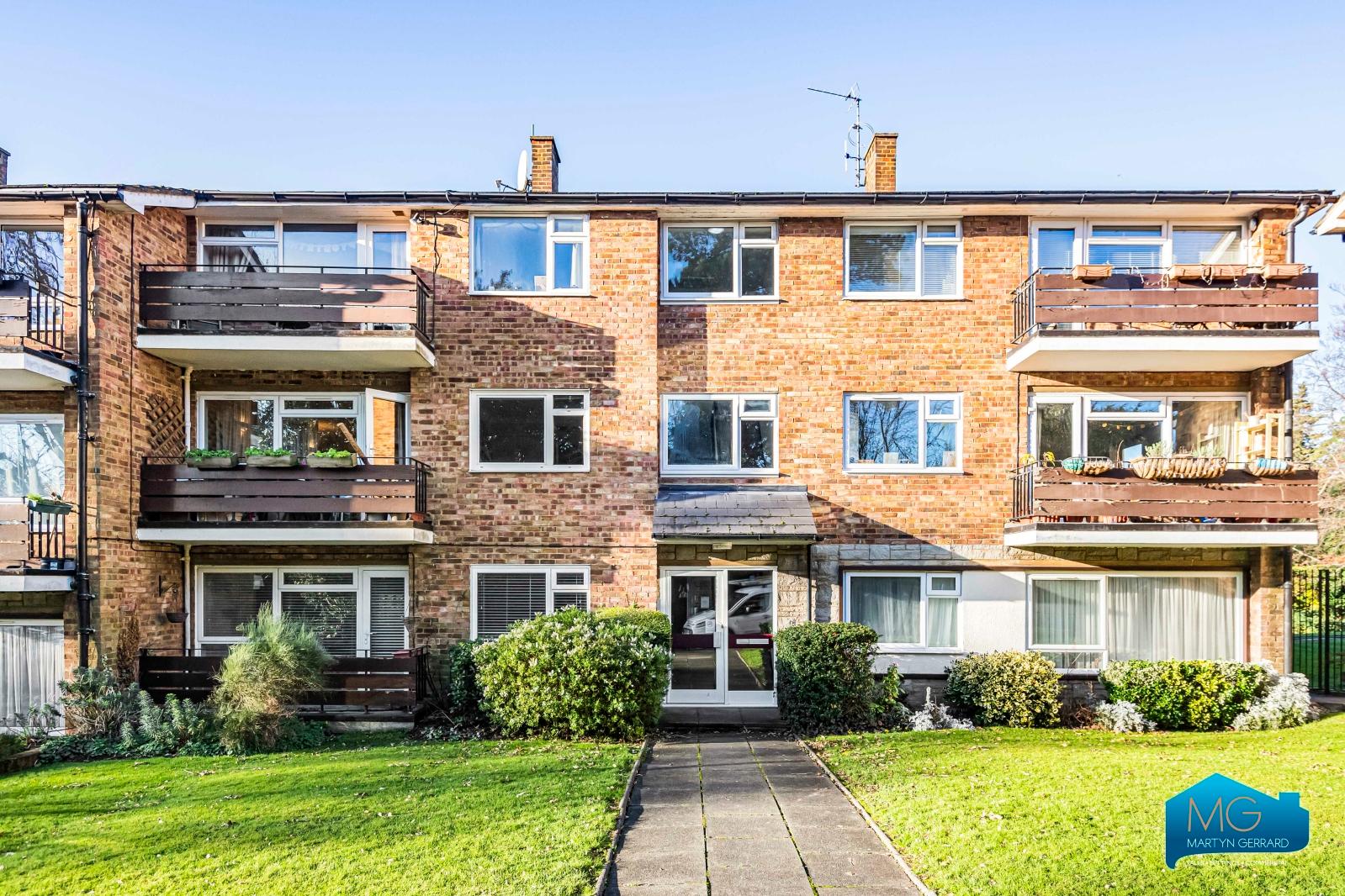 2 bedroom Ground Floor Flat to rent - Martyn Gerrard