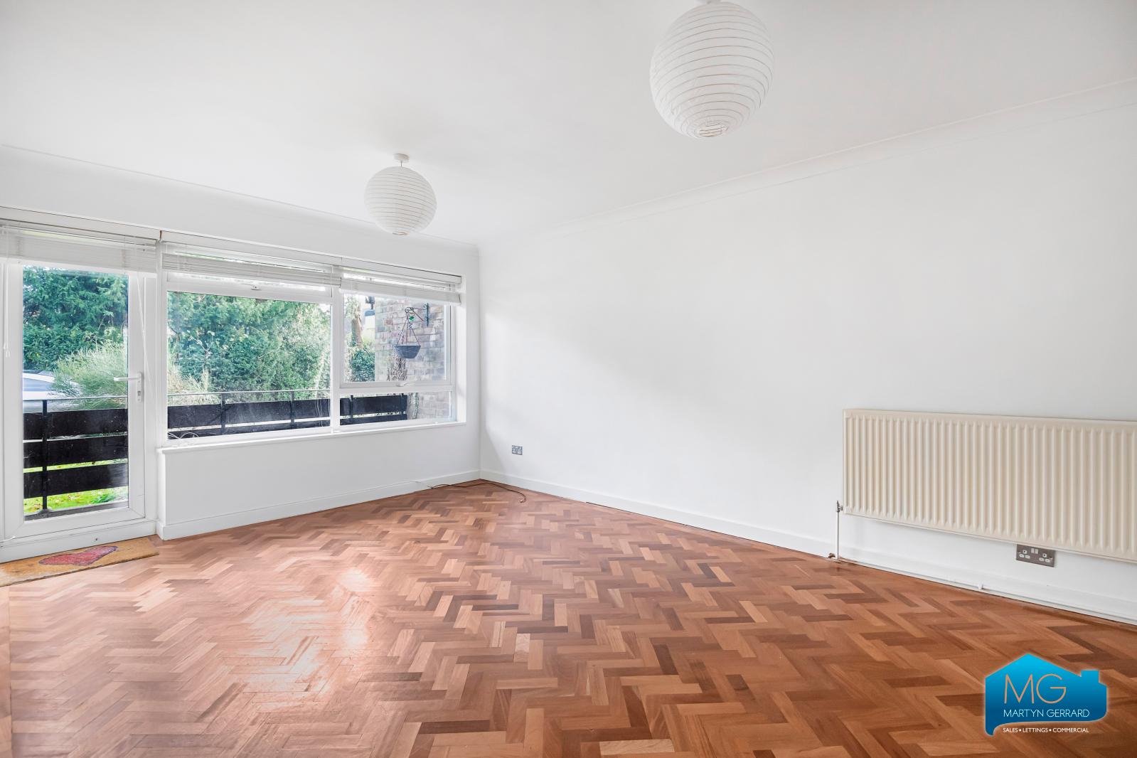 2 bedroom Ground Floor Flat to rent - Martyn Gerrard