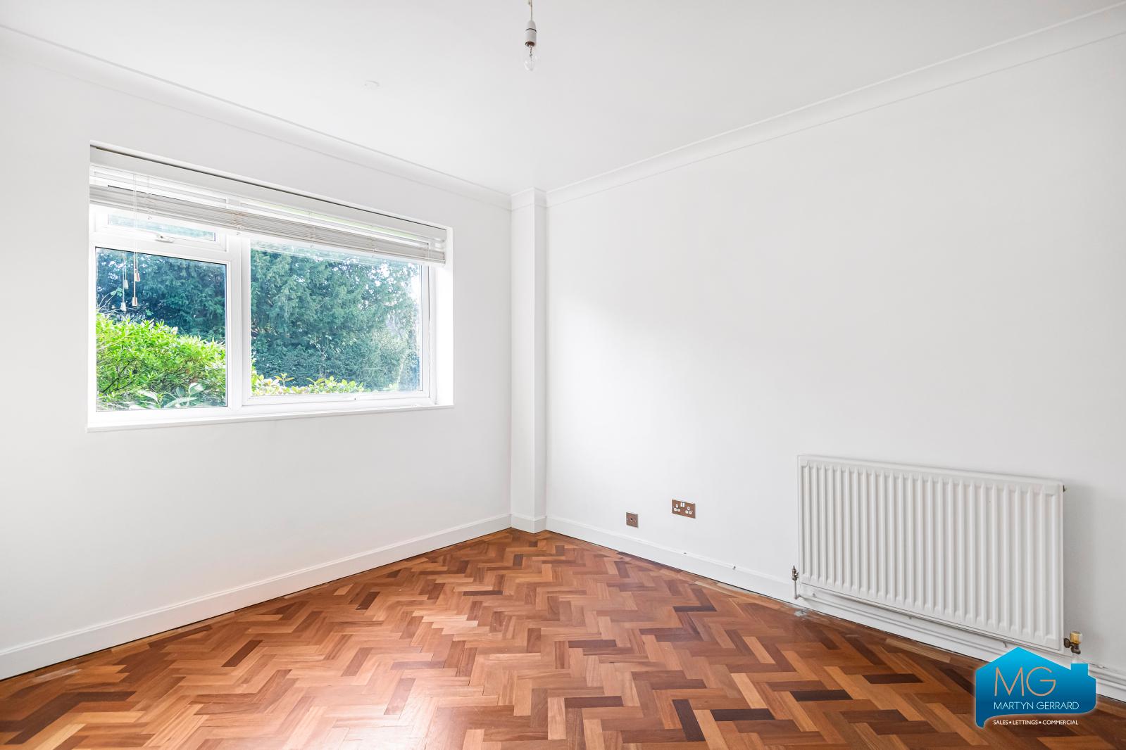 2 bedroom Ground Floor Flat to rent - Martyn Gerrard