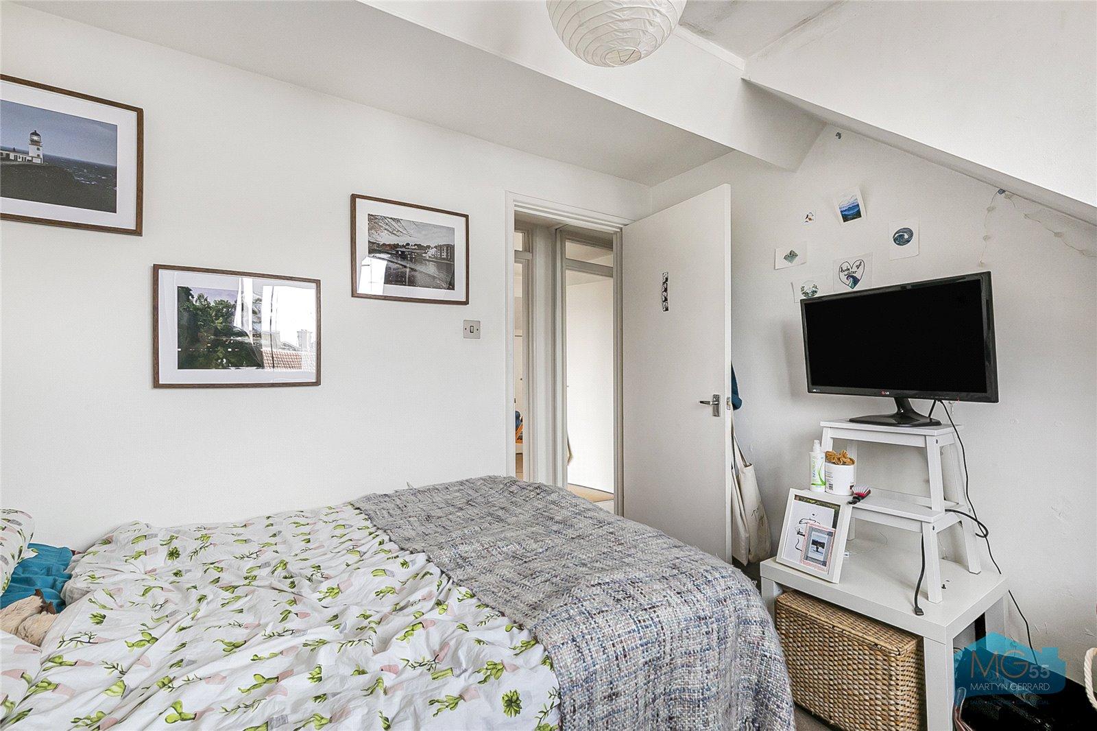 1 bedroom Apartment to rent - Martyn Gerrard