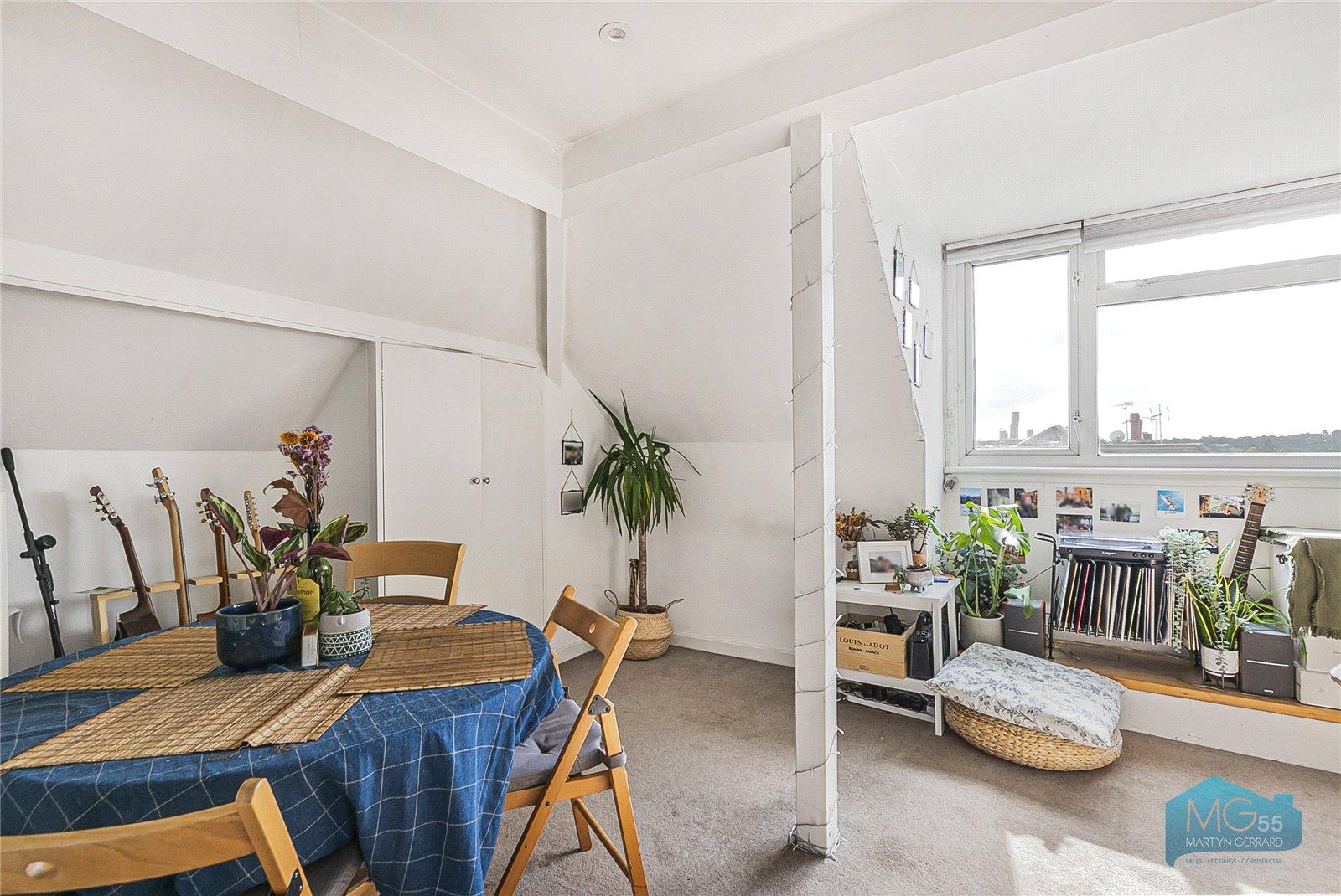 1 bedroom Apartment to rent - Martyn Gerrard
