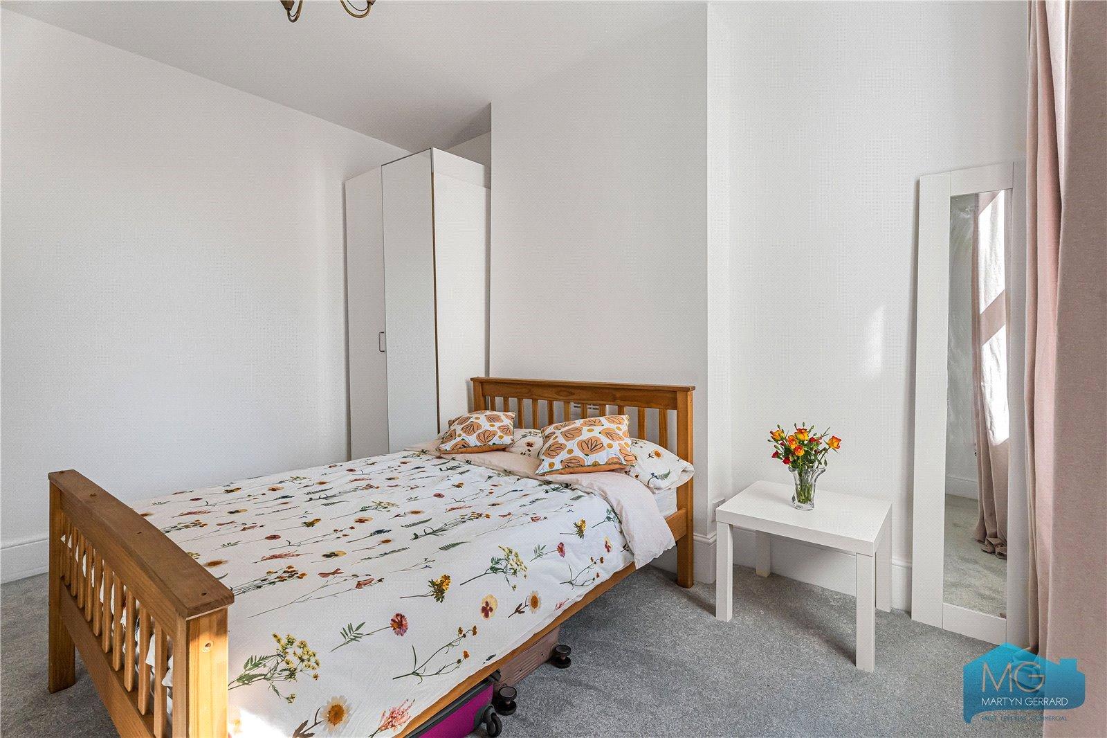 5 bedroom Terraced House to rent - Martyn Gerrard