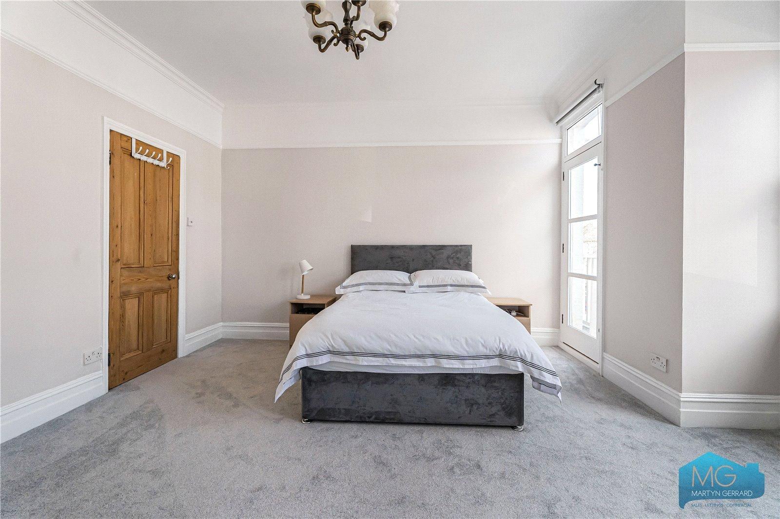 5 bedroom Terraced House to rent - Martyn Gerrard