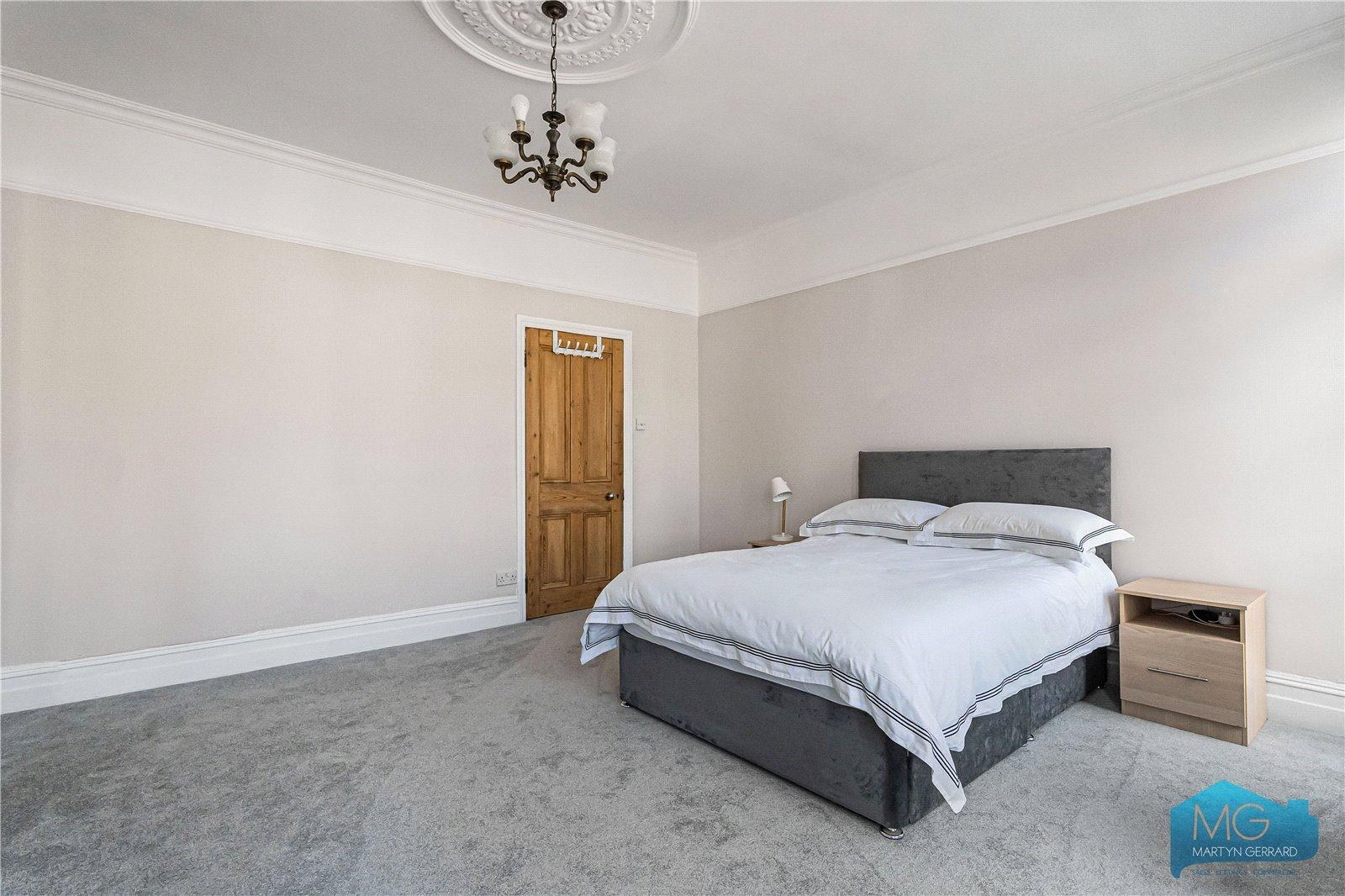 5 bedroom Terraced House to rent - Martyn Gerrard