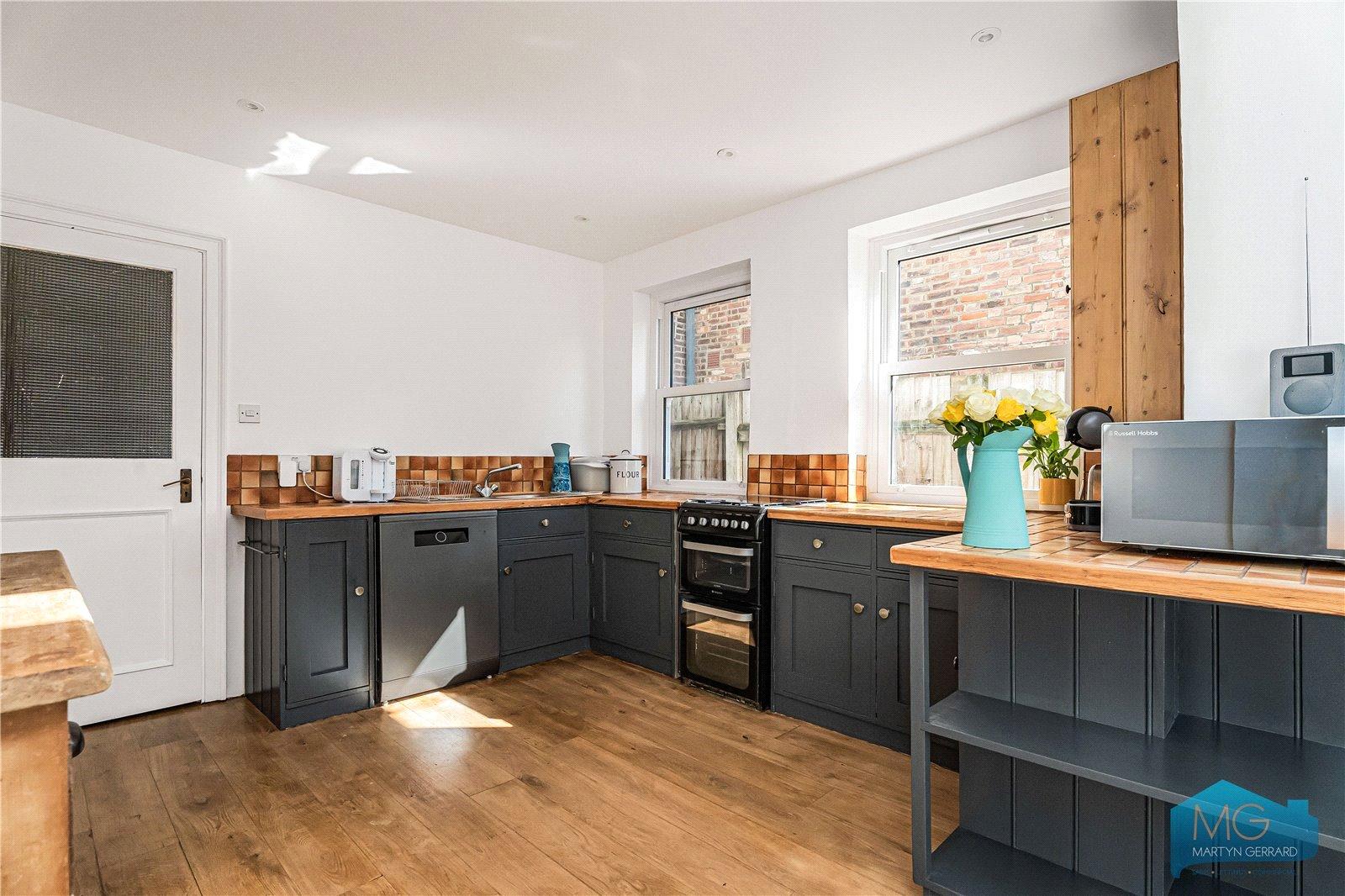 5 bedroom Terraced House to rent - Martyn Gerrard