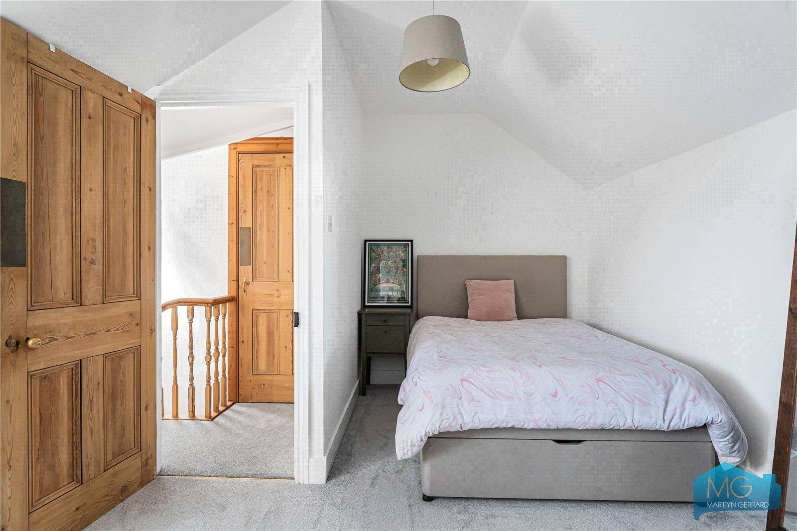5 bedroom Terraced House to rent - Martyn Gerrard
