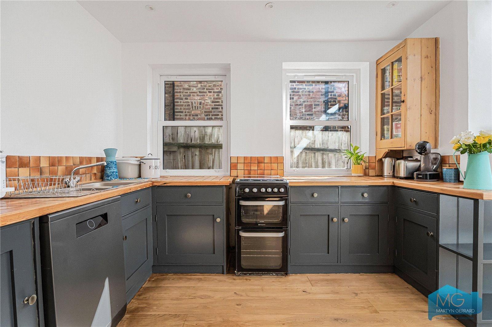 5 bedroom Terraced House to rent - Martyn Gerrard