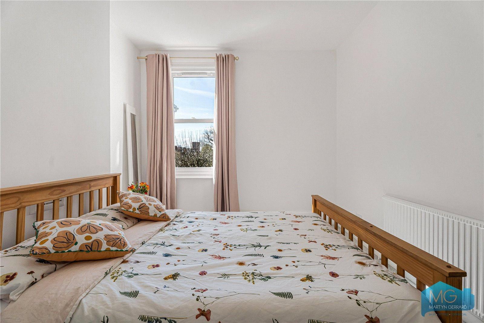 5 bedroom Terraced House to rent - Martyn Gerrard