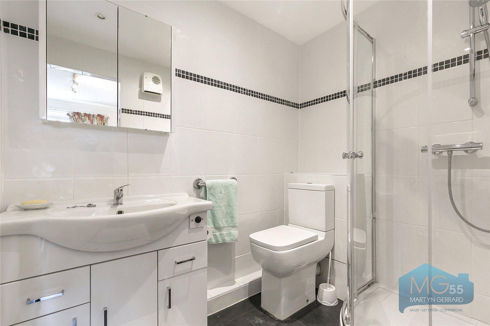 2 bedroom Ground Floor Flat to rent - Martyn Gerrard