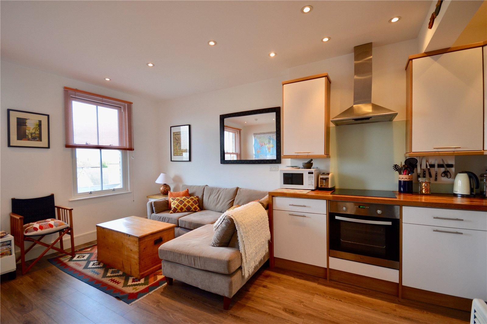 1 bedroom Apartment to rent - Martyn Gerrard