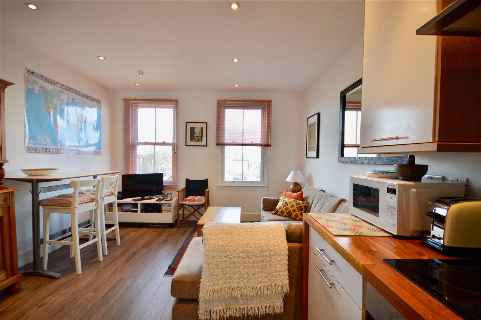 1 bedroom Apartment to rent - Martyn Gerrard
