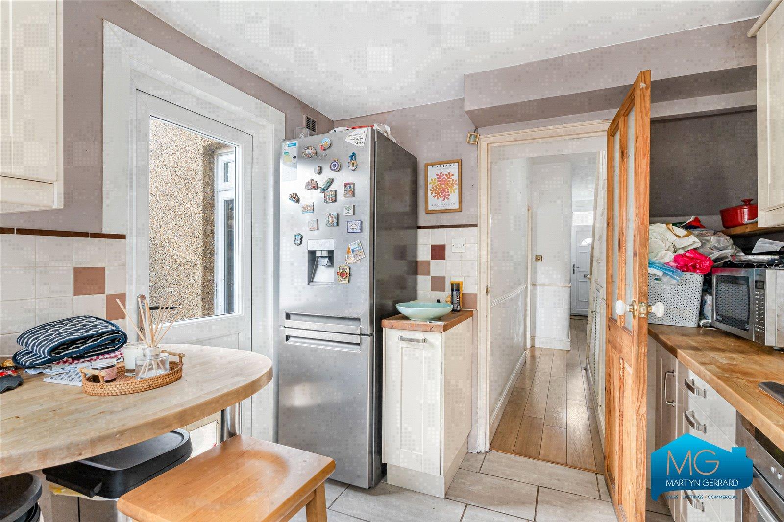 2 bedroom Terraced House to rent - Martyn Gerrard