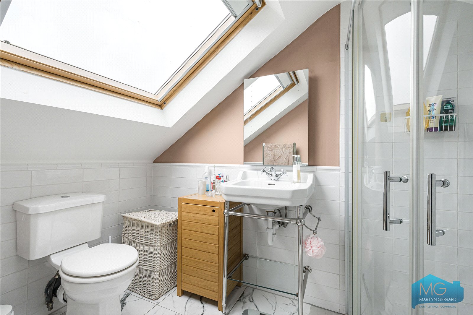 3 bedroom Apartment for sale - Martyn Gerrard
