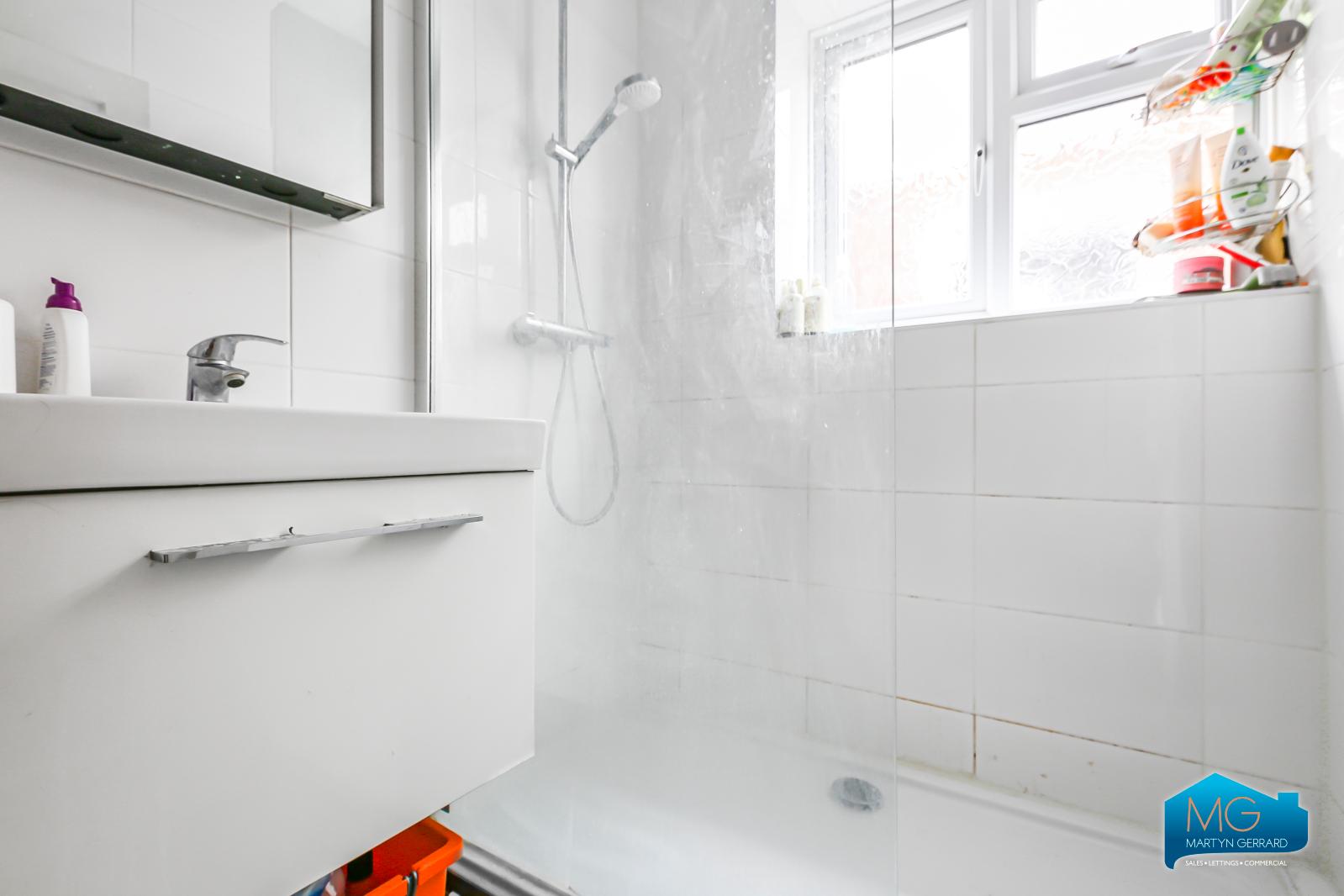 2 bedroom Apartment to rent - Martyn Gerrard